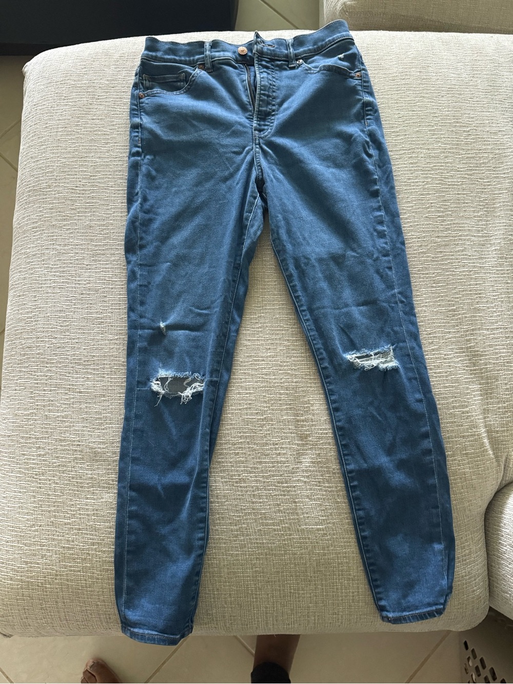 Express Women's Blue Distressed Skinny Jeans